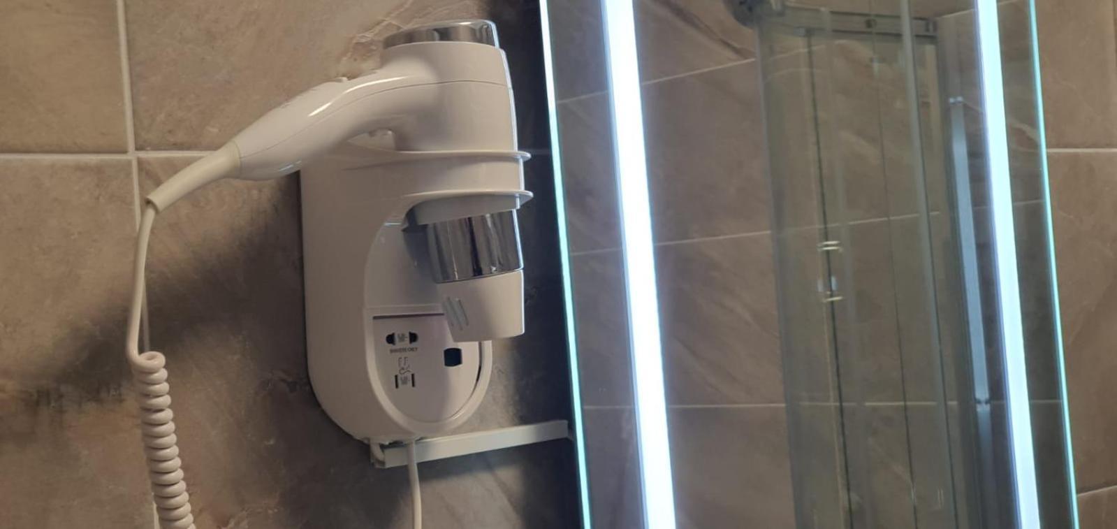 Alezzi Luxury Apartment Spa Resort Piscina Incalzita Sauna Parking 那沃达利 外观 照片