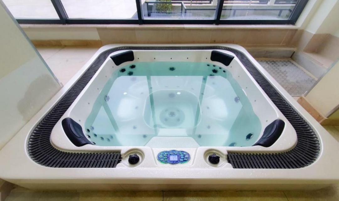 Alezzi Luxury Apartment Spa Resort Piscina Incalzita Sauna Parking 那沃达利 外观 照片