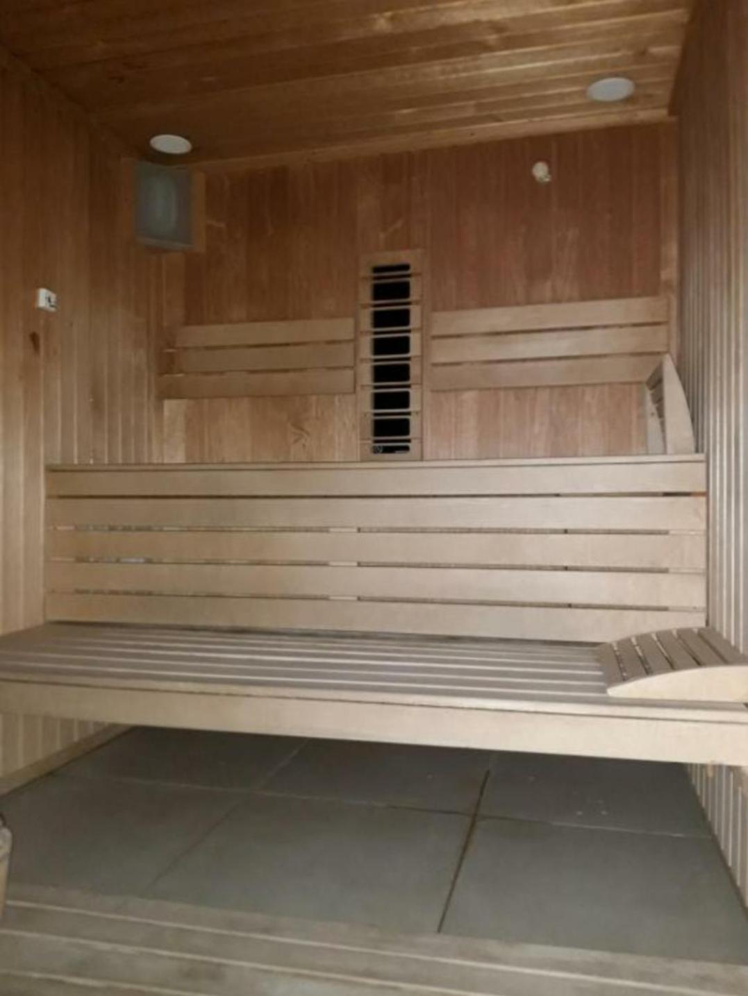 Alezzi Luxury Apartment Spa Resort Piscina Incalzita Sauna Parking 那沃达利 外观 照片