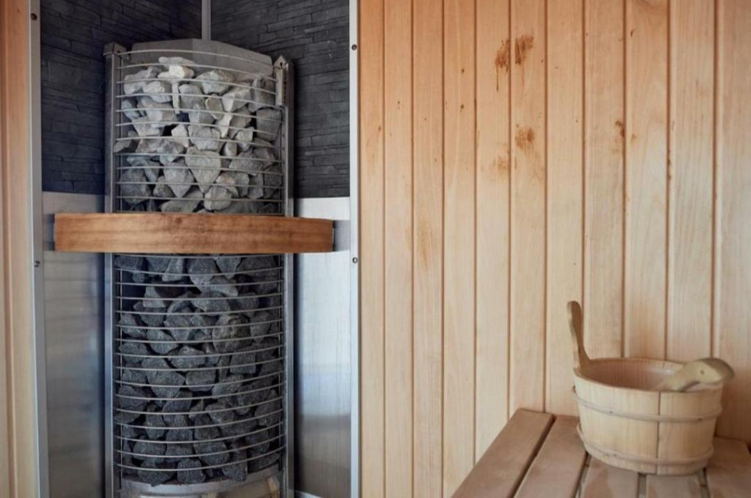 Alezzi Luxury Apartment Spa Resort Piscina Incalzita Sauna Parking 那沃达利 外观 照片